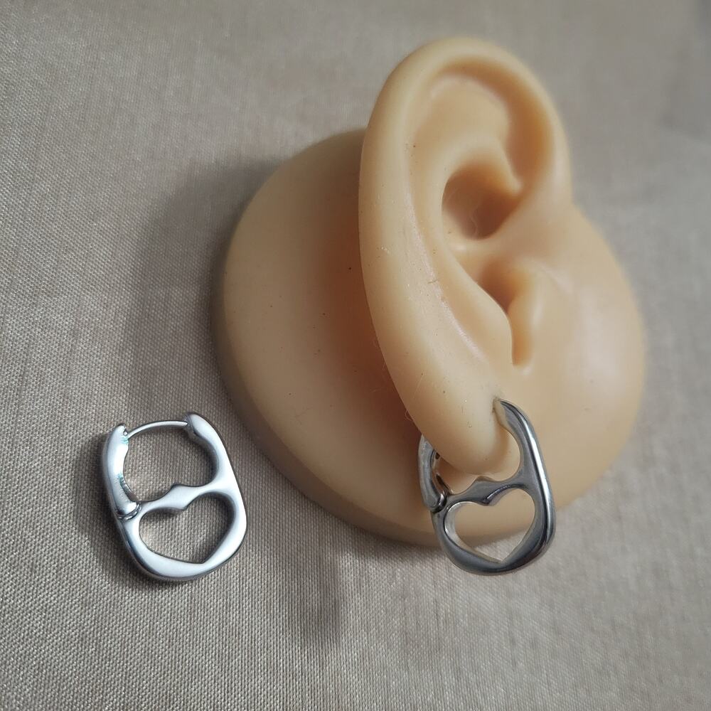 Heart shaped silver tone soda can pop tab earrings